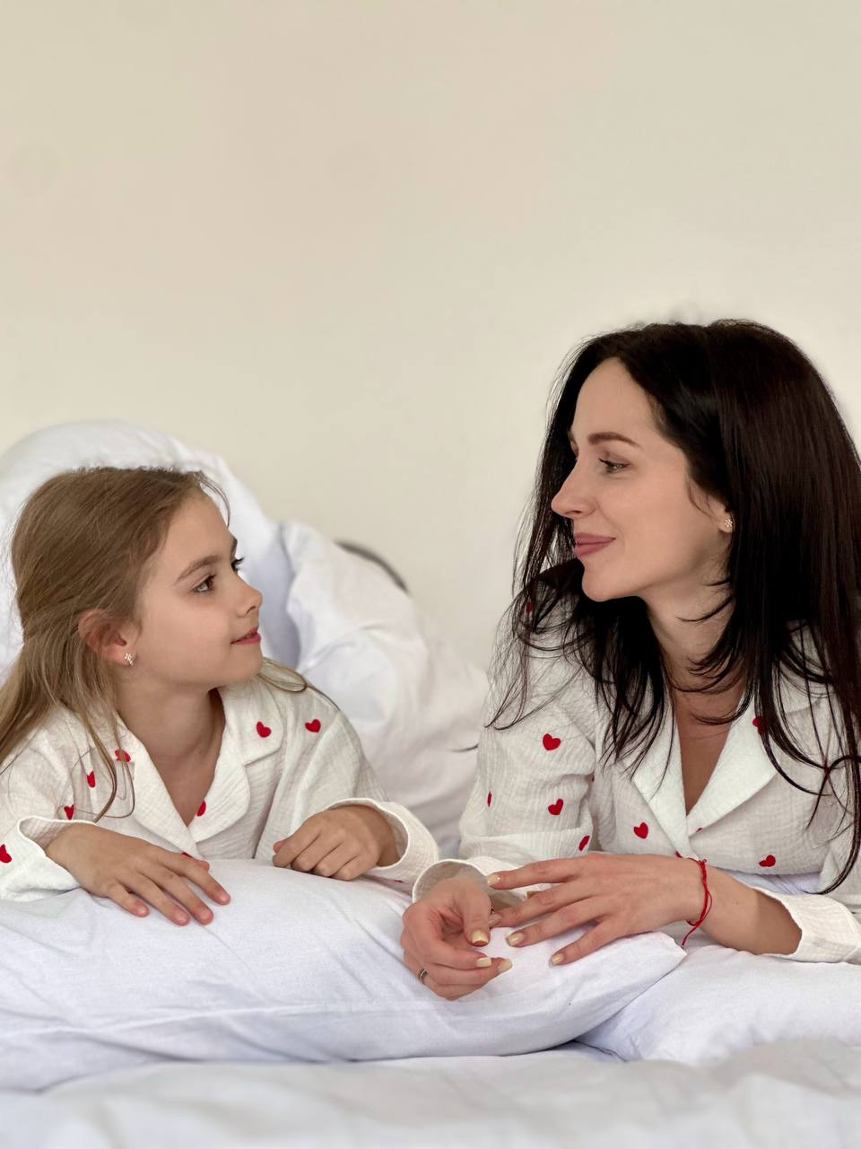 Matching Mommy & Me Pajamas – White with Red Hearts