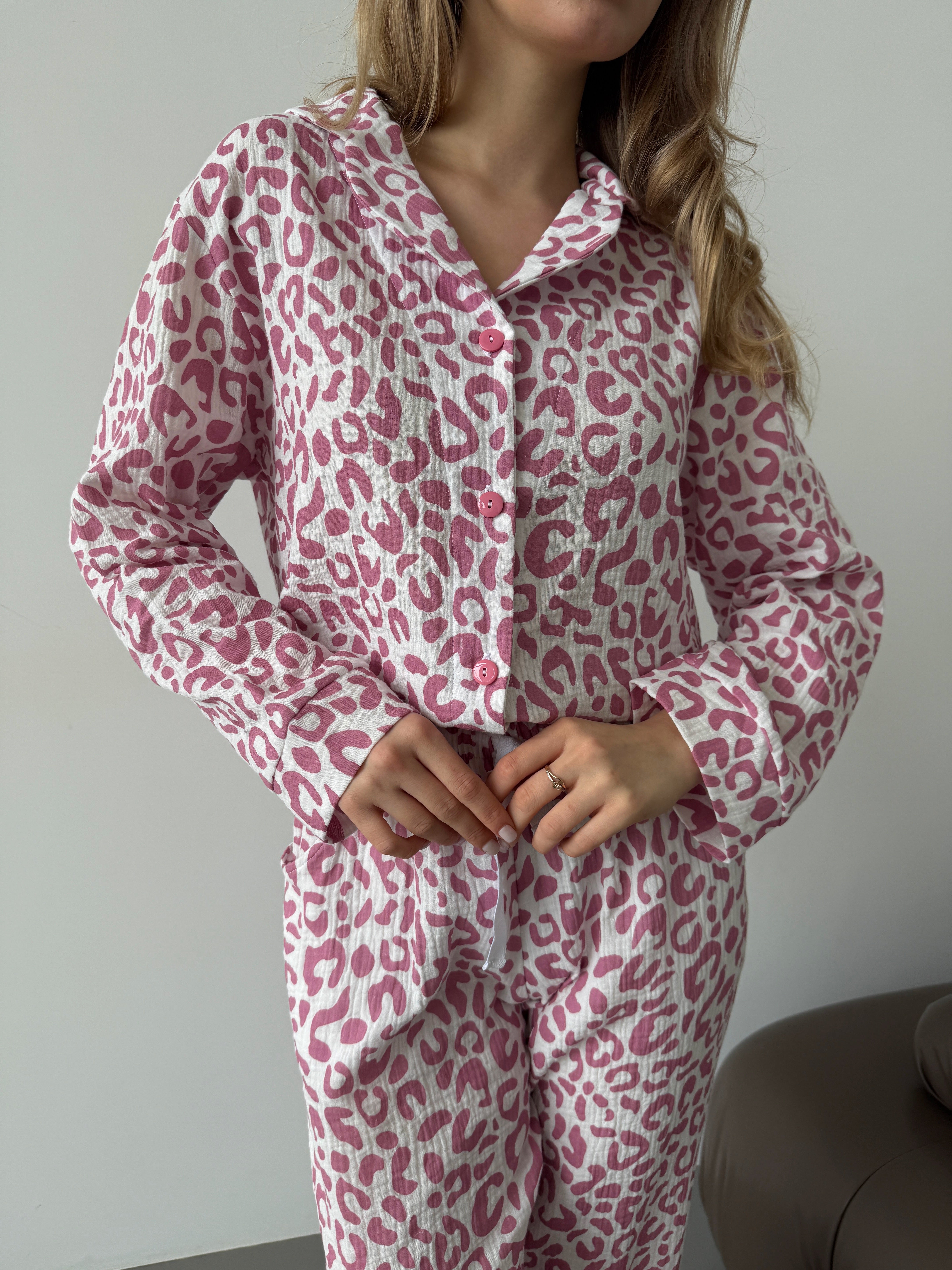 Pink Leopard Women Pajama Set, Animal Pattern Sleepwear for Her, Women Fall Long Sleeve pjs, Warm Autumn Pajamas, Cute Muslin Leopard pjs